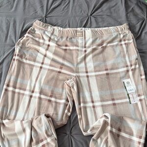 H&M Women's Checkered Pajama Pants in Beige and White